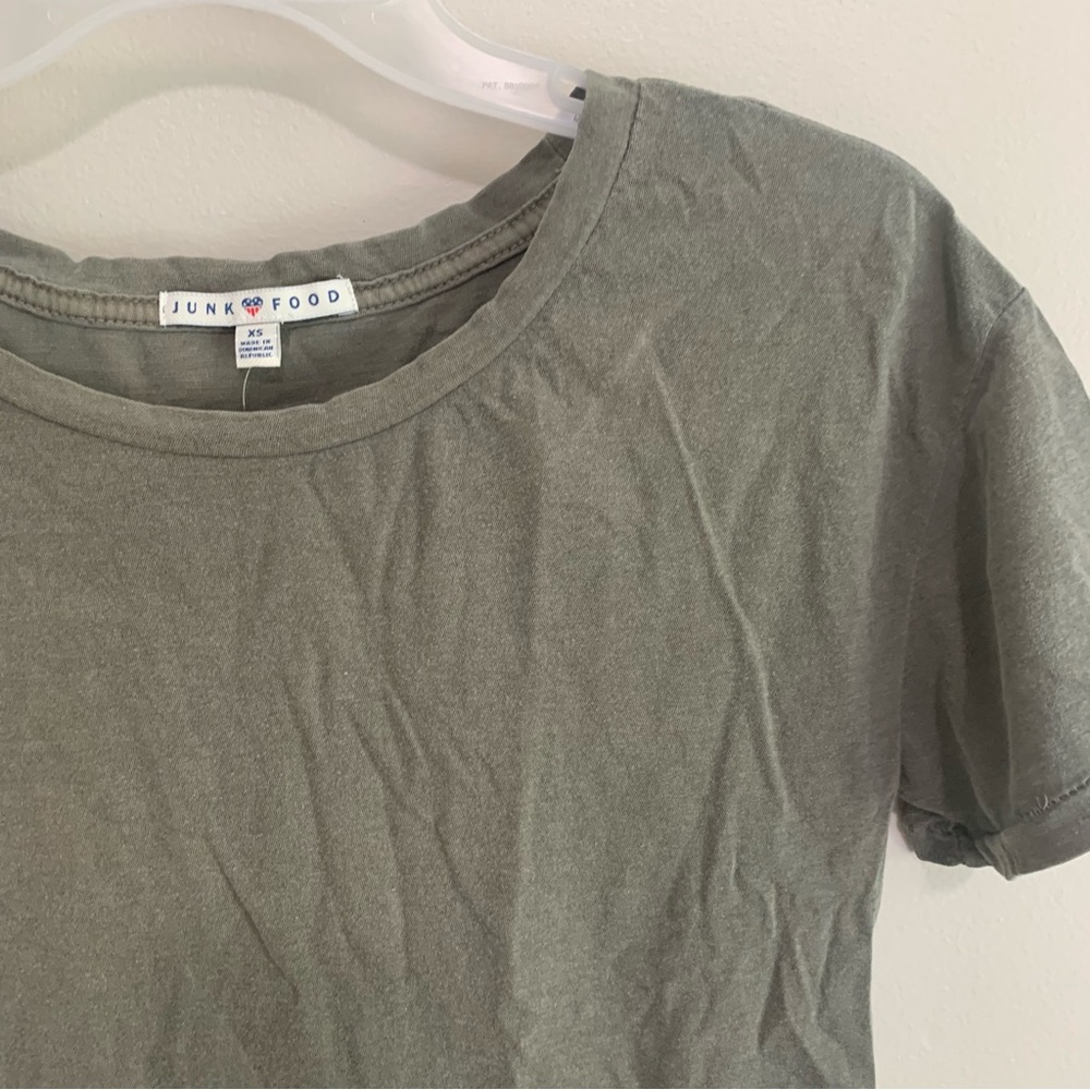 Urban Outfitters Junk Food Back Breaking Hearts Graphic T Shirt - Picture 11 of 11
